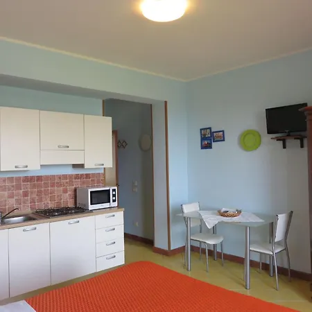 Einzimmerwohnung Mit Terrasse By Interhome